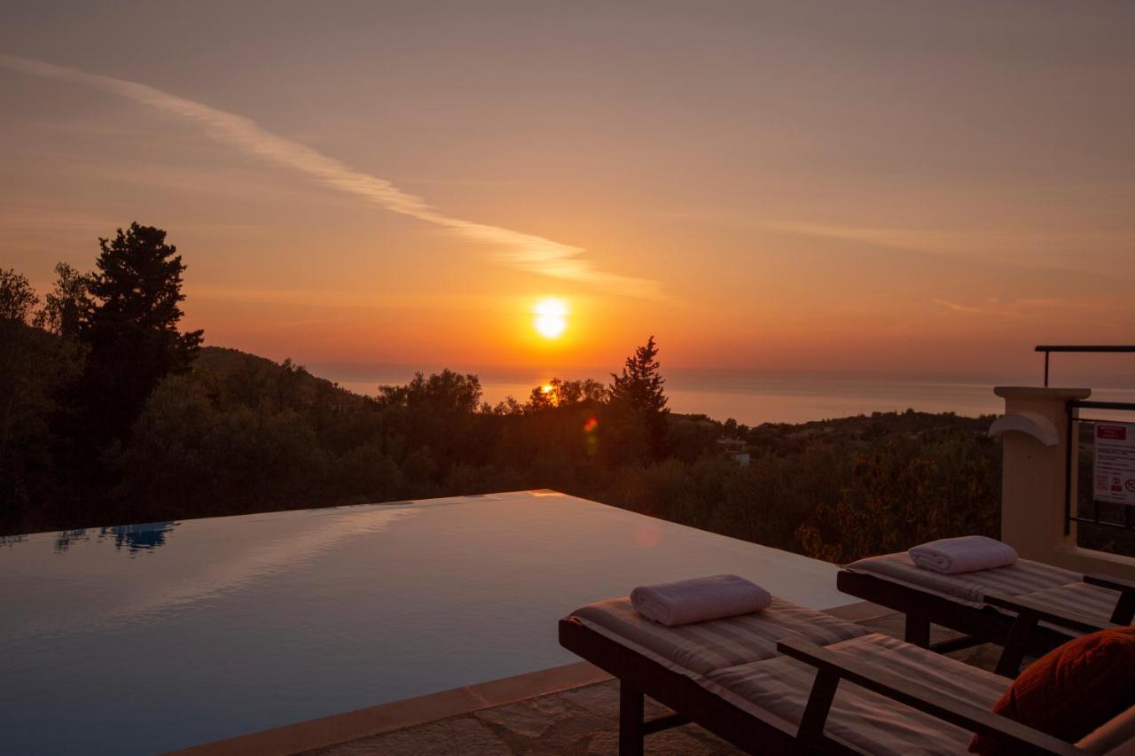 Villa Belvedere Rosa ซูกาเลดส์ ภายนอก รูปภาพ